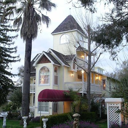 The Palm Hotel Jamestown Exterior photo